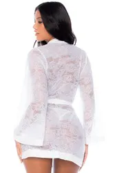 Peignoir en dentelle blanche 3